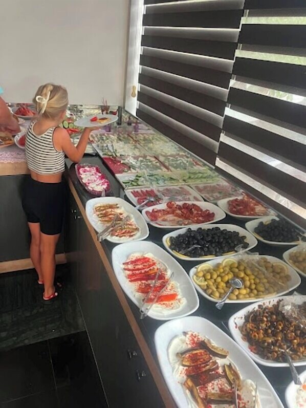 Petit déjeuner buffet compris tous les jours