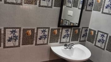 Deluxe Room | Free WiFi