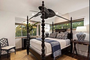 5 bedrooms, desk, iron/ironing board, travel crib