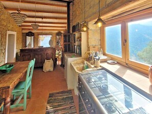 Réfrigérateur, four, plaque de cuisson, lave-vaisselle