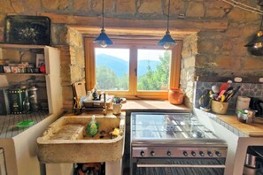 Réfrigérateur, four, plaque de cuisson, lave-vaisselle