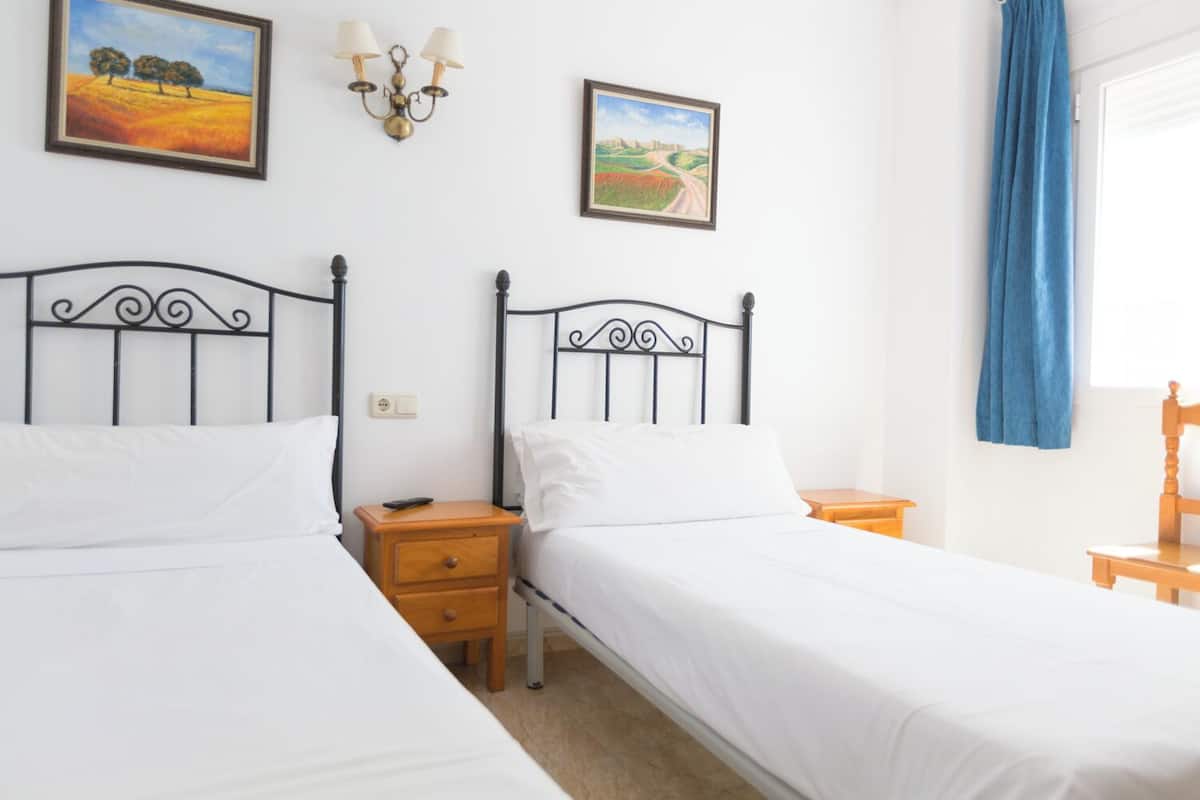 Standard Double Room | 2 bedrooms, blackout drapes, soundproofing, iron/ironing board