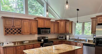 Our Quechee Escape: Spacious 5 - bedroom home in breathtaking central Vermont