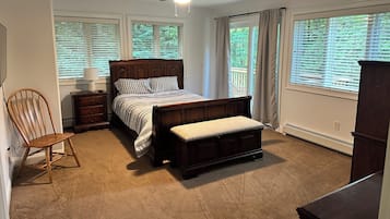 5 bedrooms, desk, iron/ironing board, free WiFi