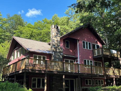 Our Quechee Escape: Spacious 5 - bedroom home in breathtaking central Vermont