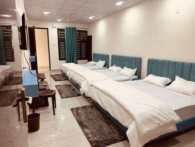 Goroomgo Bhanu Palace Rudraprayag