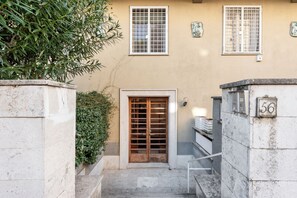 Exterior detail - San Saba House  (Roma)