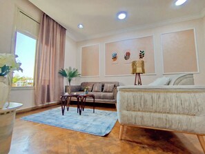 Smart TV, video game console, first-run films, pay films - Sun Homes Tahrir square Cairo (Cairo)