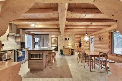 Rustic Log Chalet in Nature | Chalet Le Melisse