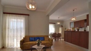 Comfort Apartment, City View | Living area - Memories of Milos (Milos)