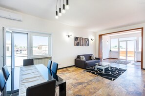 Interior - Baldo apartment.Baldo apartmentBaldo apartmentBaldo apartmentBaldo apartmentBaldo ... (Rome)