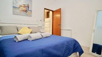 Apartment (Three Bedroom Apartment with Terrace) | 3 bedrooms, cots/infant beds, free WiFi