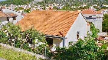 Apartment (Three Bedroom Apartment with Terrace) | Exterior