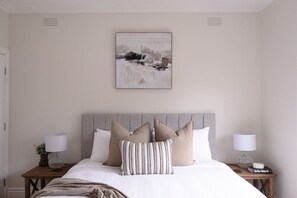 3 slaapkamers, een bureau, een strijkplank/strijkijzer, gratis wifi