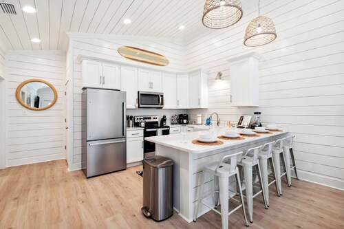 Luxury Retreat on Oleander - Unit A