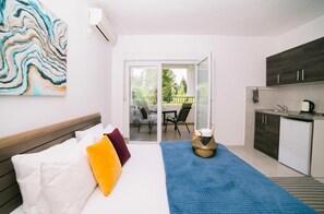 Zimmer, 1 Schlafzimmer, Balkon, Gartenblick | 1 Schlafzimmer