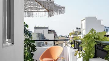 Departamento, 1 cama matrimonial, vista a la ciudad | Terraza o patio
