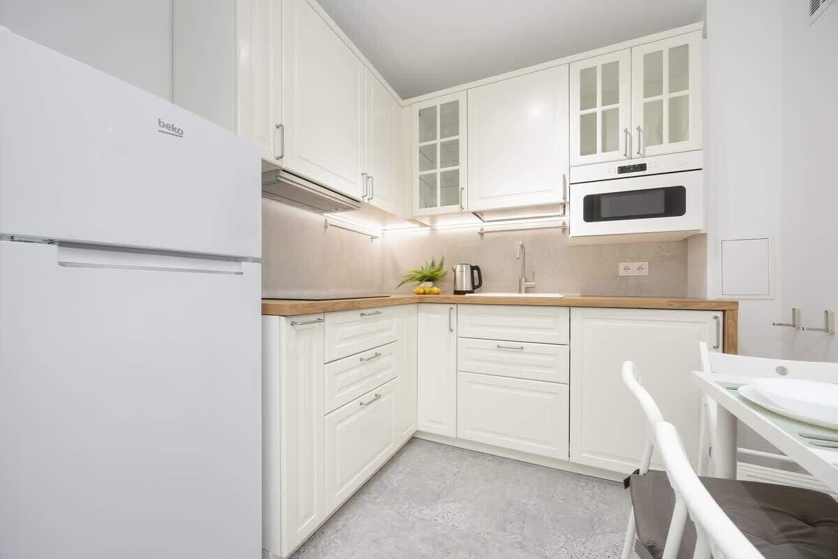 Frigorífic, microones i placa de cuina 