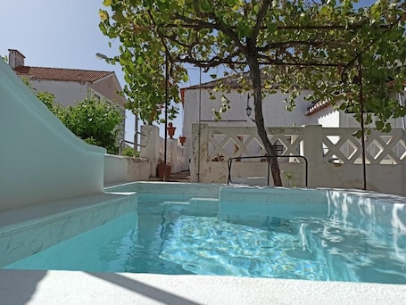 4 piscinas al aire libre, sillones reclinables de piscina. Casa de Serpa - turismo rural