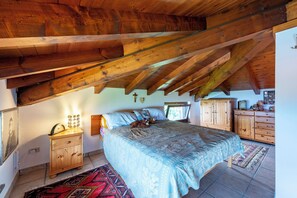 Residenza familiare, camere multiple, lato montagna (Il Dipinto Sul Lago Stresa Center) | 2 camere, postazione laptop, Wi-Fi gratuito, lenzuola