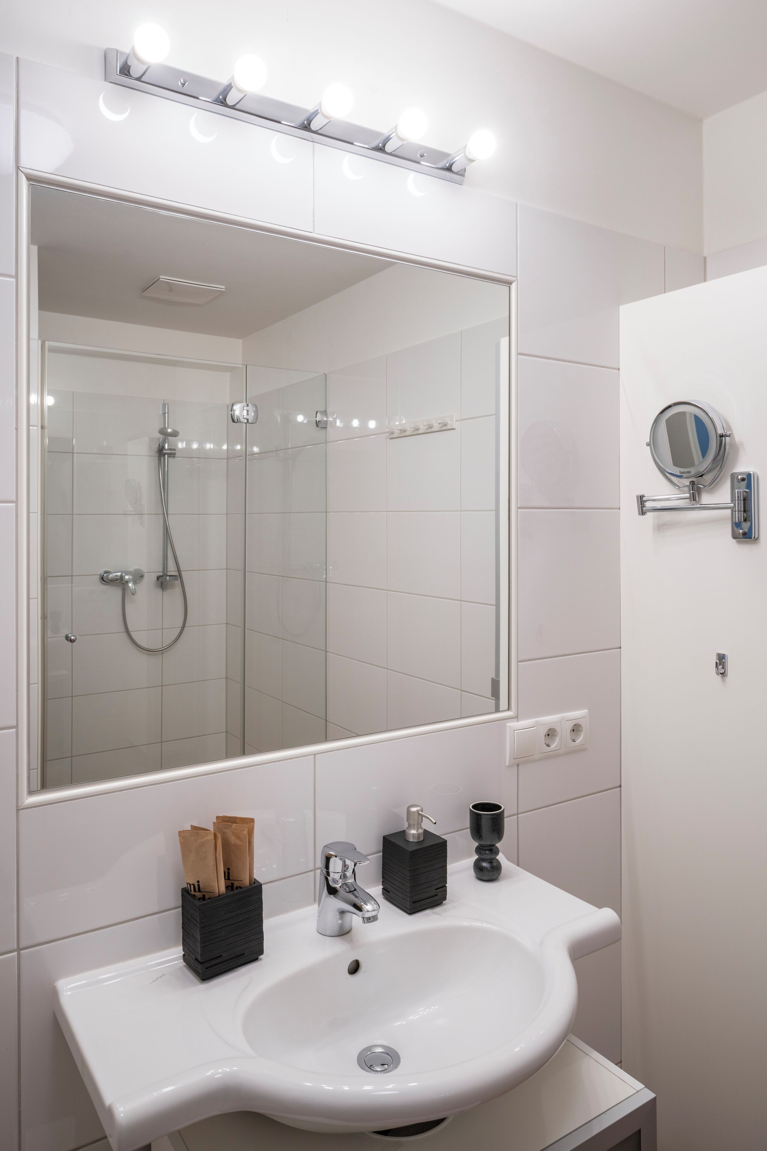 Deluxe-Apartment, Bergblick | Badezimmer | Umweltfreundliche Kosmetikartikel