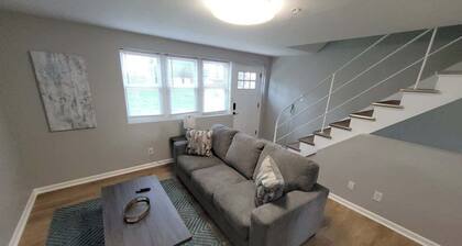 Midtown Retreat Near Dundee & UNMC