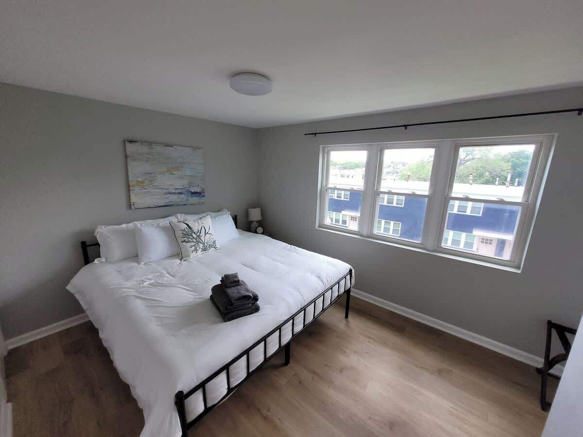 King Upstairs Bedroom
