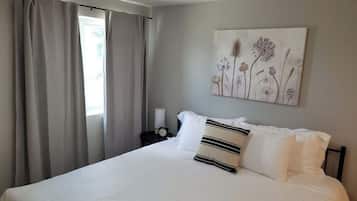 3 bedrooms, desk, iron/ironing board, WiFi