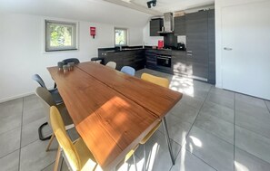 Fridge, stovetop, dishwasher, coffee/tea maker - 4 bedroom stunning home in Otterlo (Otterlo)