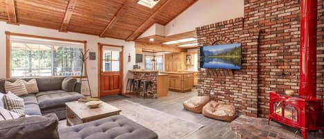 TV, fireplace, offices