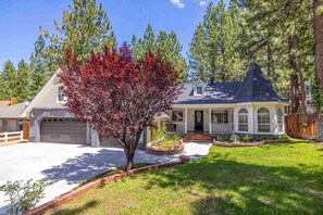 Exterior - Summer Retreat|5BR Stay Near Lake, Hikes~Water Fun (Big Bear Lake)