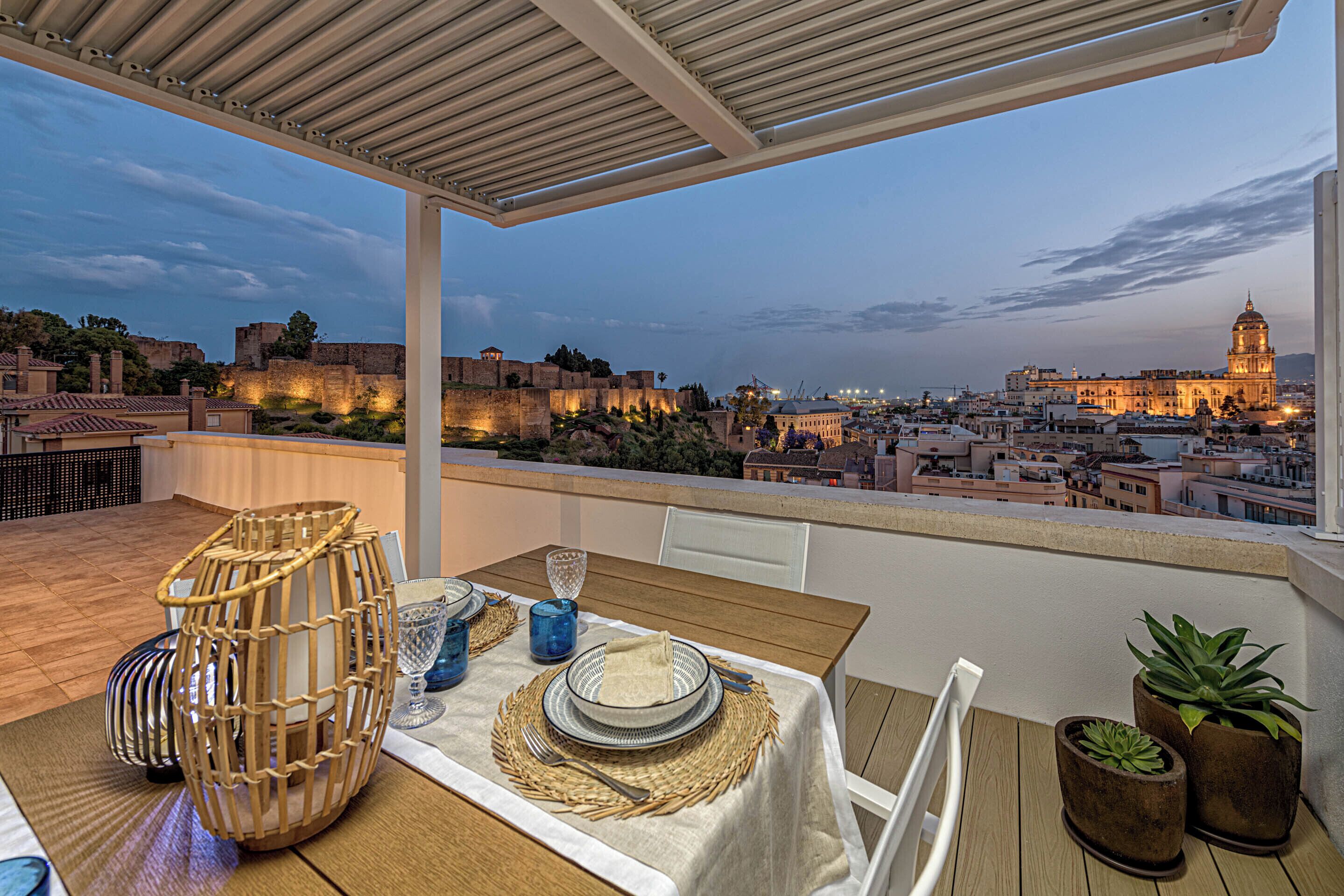 Deluxe Penthouse, City View | Terrace/patio