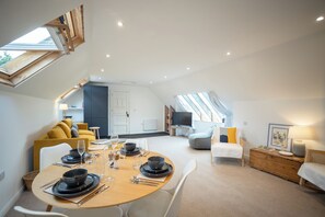 Smart TV, books - Stunning studio with countryside views and parking (Bartestree)