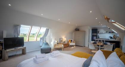 Stunning studio with countryside views and parking