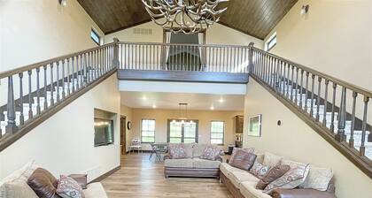 Bishop Mountain Lookout | 3 Bed, 2 Bath