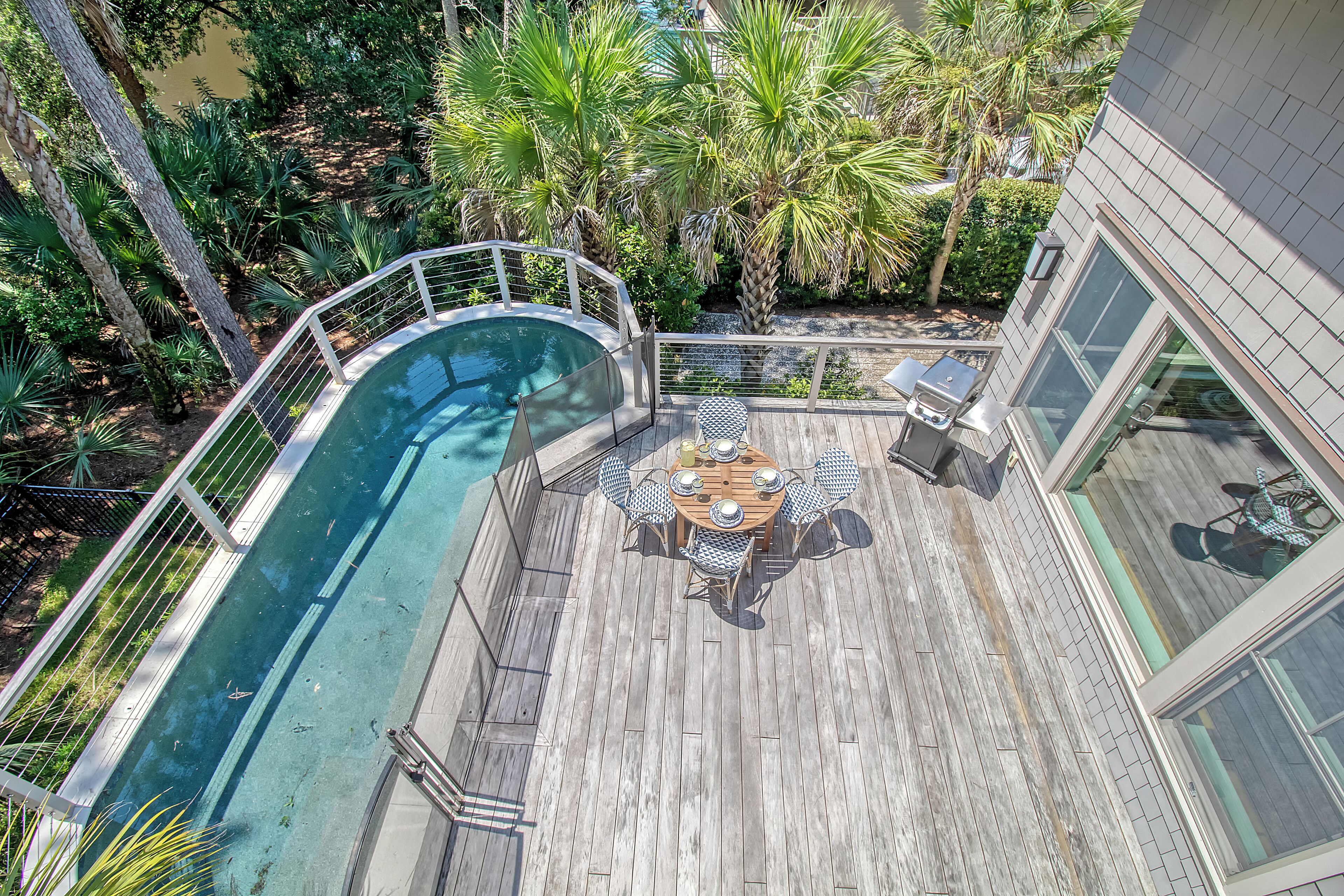 屋外ダイニングエリア