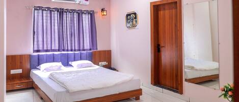 Super Deluxe Room | Free WiFi, bed sheets