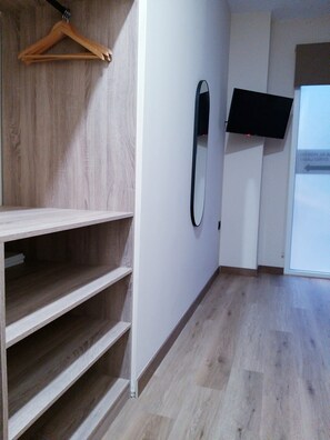 Quarto casal superior | Roupas de cama antialérgicas, quartos à prova de som, Wi-Fi de cortesia