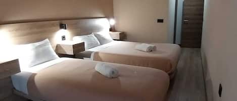 Double Room | Hypo-allergenic bedding, soundproofing, free WiFi, bed sheets