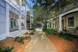 Terrace/patio - Pet Friendly + Private Pool- Harp's Haven Main House by Royal Destinations (Inlet Beach)