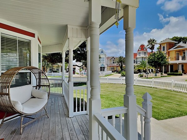 Terrace/patio - Corner Castle | Central Location + Access to Pool & Beach! (Destin)