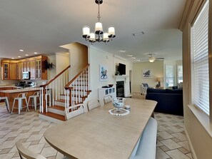 Dining - Corner Castle | Central Location + Access to Pool & Beach! (Destin)
