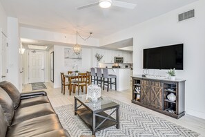 Interior - Destin Resort Condo w/ Pool + Beach Shuttle! (Destin)