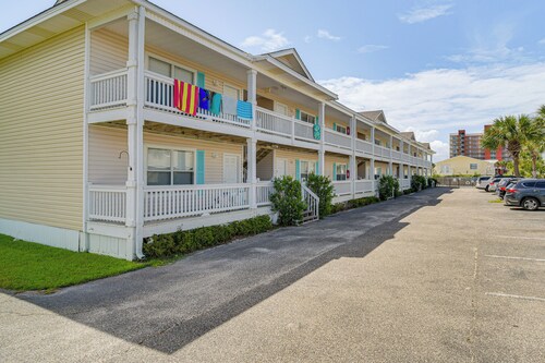 Gulf Shores Gem: Walk to Beach, 8 Mi to The Wharf!