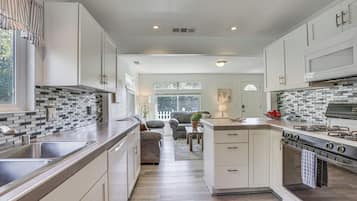 Cottage (2 Bedrooms) | Interior