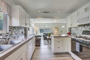 Interior - 2 Blocks to Beach: Dog-friendly Oceano Cottage (Oceano)