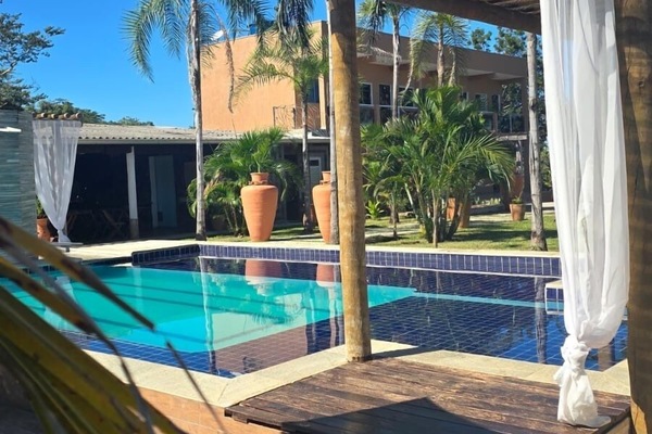 2 piscinas externas