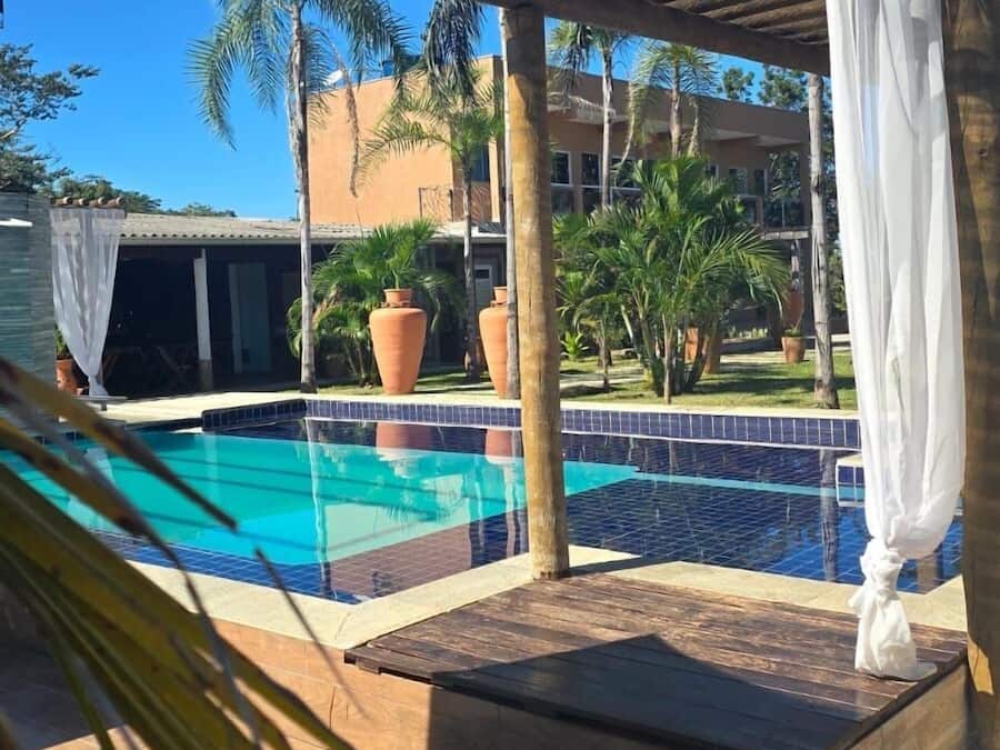 2 outdoor pools