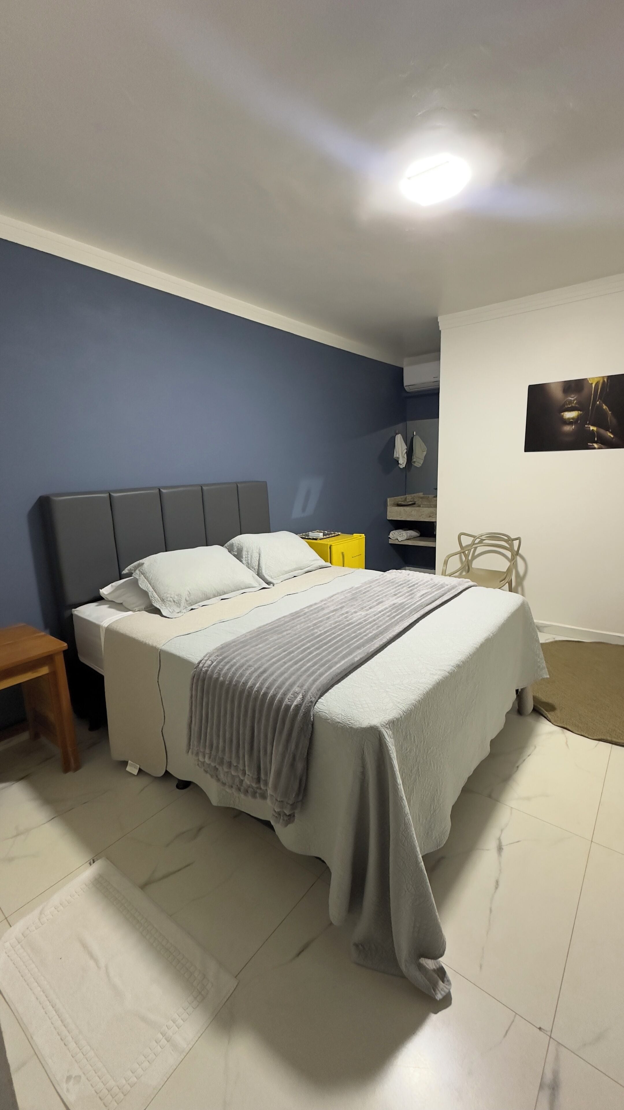 浪漫客房 | 防过敏的被褥、办公桌、免费 WiFi