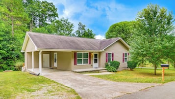 Cottage (3 Bedrooms) | Front of property